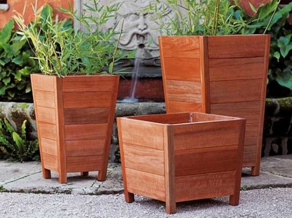 Làm chậu hoa handmade từ các thanh gỗ vuông/chữ nhật